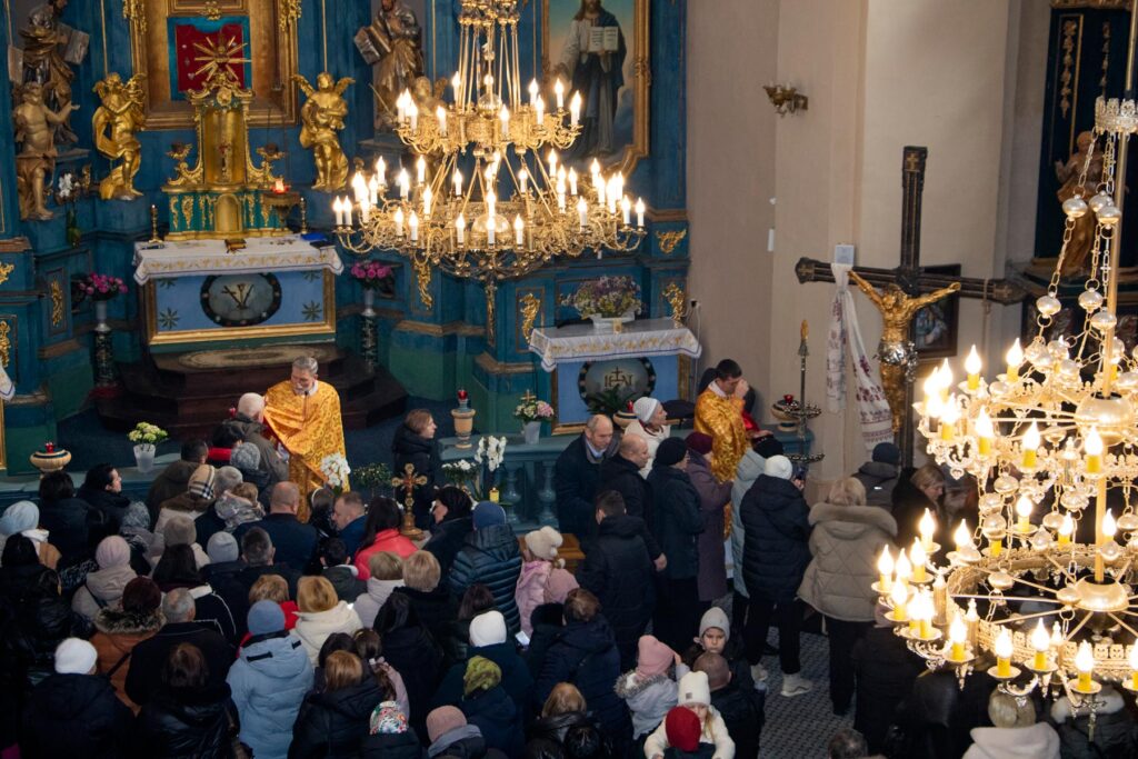 The Art of MFF | "The Cross of Peace" Project Featuring the Golden Crucifixion | The Divine Liturgy before the 'Cross of Peace' sculptural composition with the Golden Crucifix, held at the Church of the Annunciation of the Blessed Virgin Mary at the Onuphrius Monastery of the Ukrainian Greek Catholic Church in the village of Pidhirtsi, Lviv Region. | Photo by Mariia Universaliuk, official photographer of the "Cross of Peace" project.