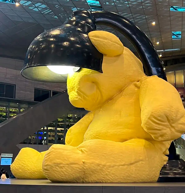 Bear Lamp (Lampa Bear) by Swiss artist Urs Fischer.