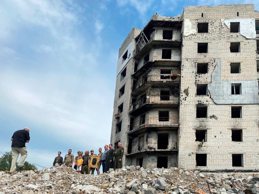 Icon from the Ruins: Melnikoff’s Photo Session in Borodianka