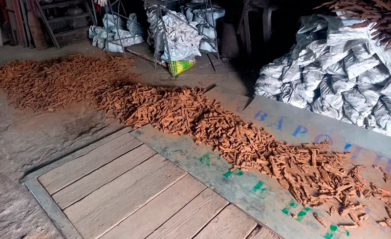 The artist selects, from thousands of fragments, those whose forms precisely match the needs of the sculpture.