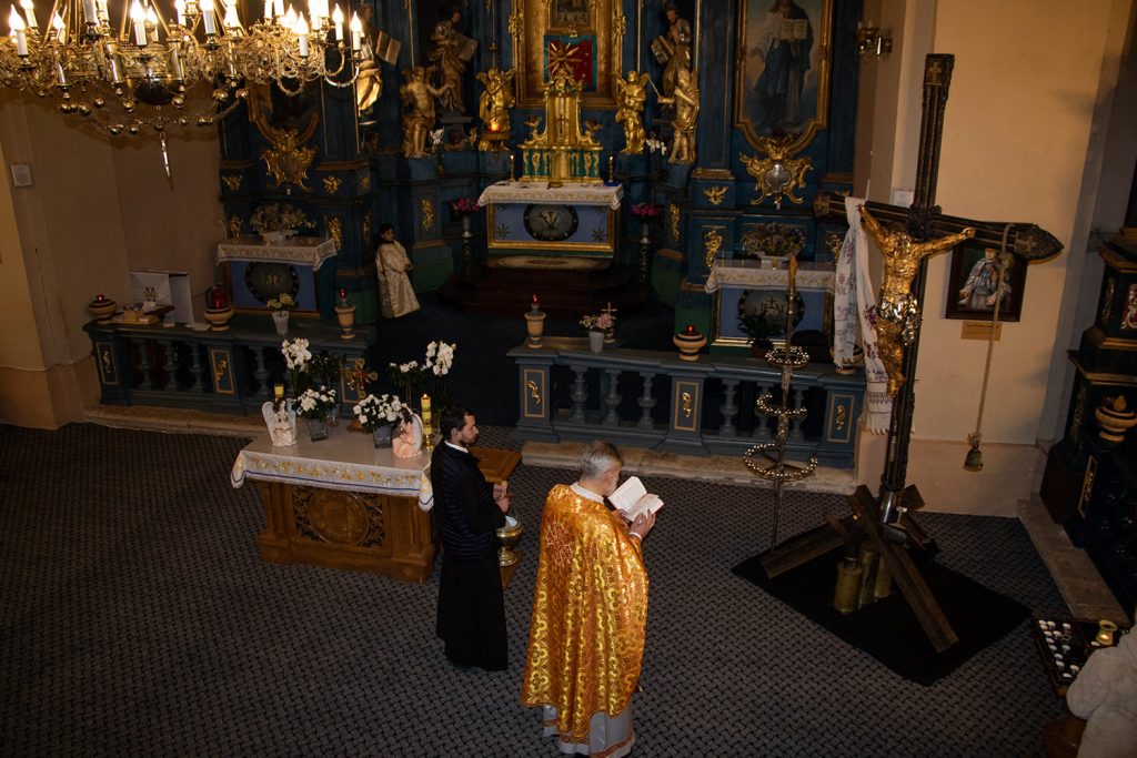 "The Cross of Peace" at the Basilian Monastery, Church of the Annunciation of the Blessed Virgin Mary, Pidhirtsi, Lviv Region. Photograph by Mariia Universaliuk.