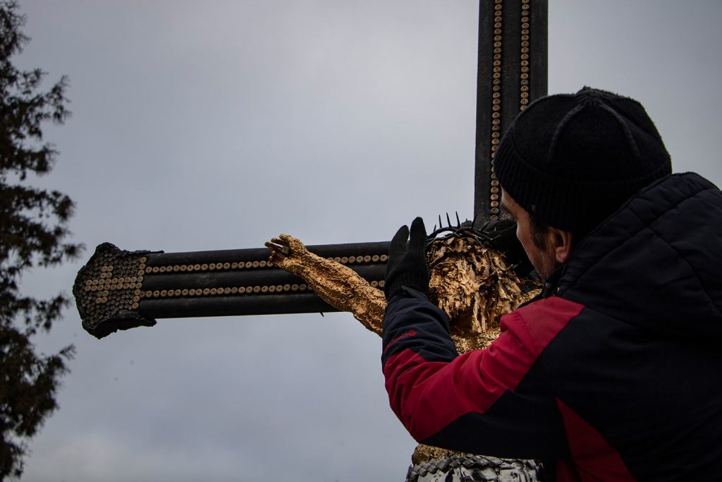 "The Cross of Peace" in Rzhyshchiv, on the banks of the Dnipro River. Photograph by Mariia Universaliuk.