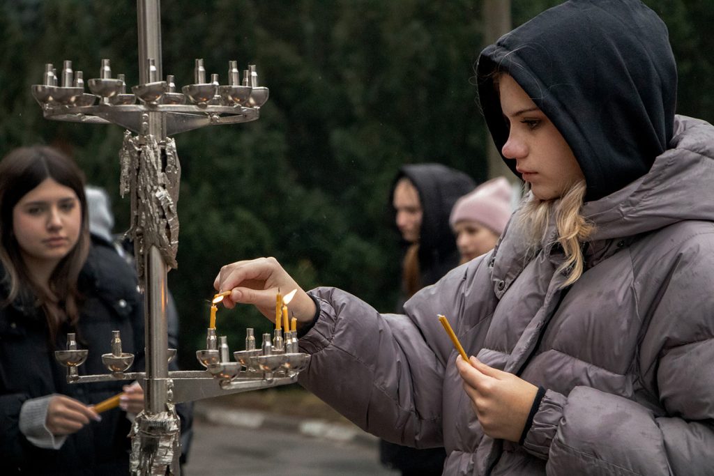 "The Cross of Peace". The first public presentation in a small Ukrainian town. Photograph by Mariia Universaliuk.
