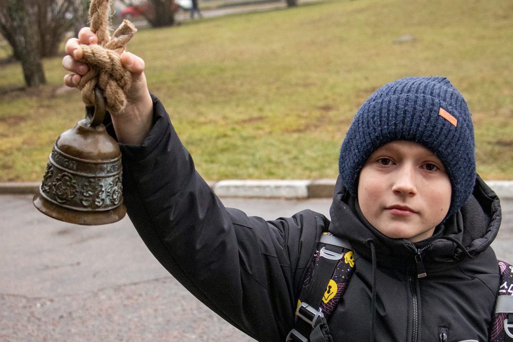 "The Cross of Peace". The first public presentation in a small Ukrainian town. Photograph by Mariia Universaliuk.